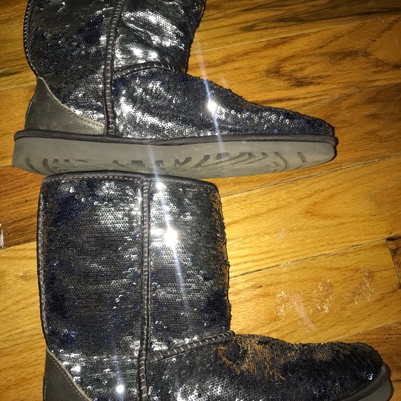 Sparkly uggs - Picture 3 of 3